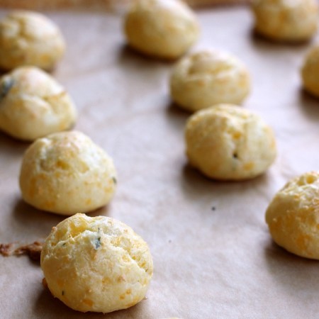 cheddar-thyme-cheese-puffs