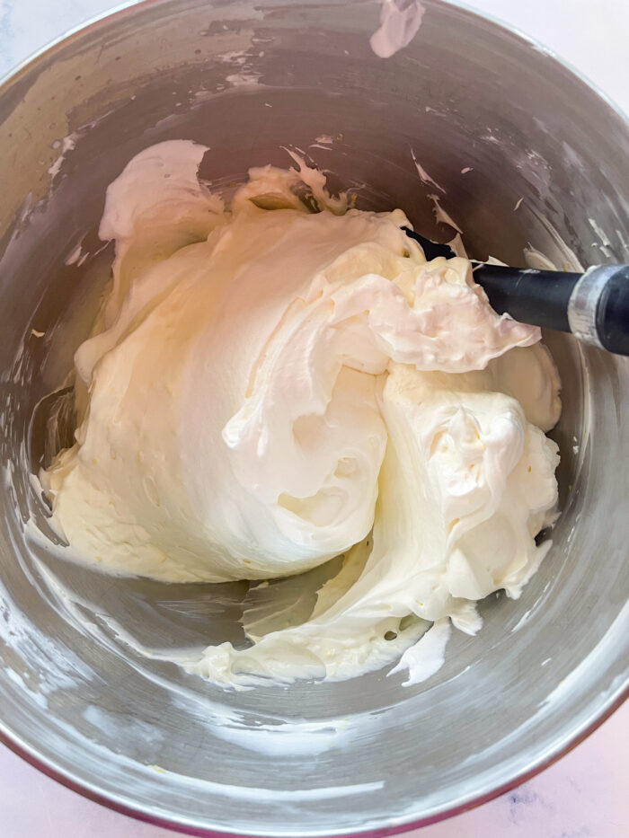 whipped cream mixed with cheesecake filling