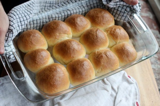 Soft Sour Cream Dinner Rolls With Cinnamon Butter - Baker Bettie