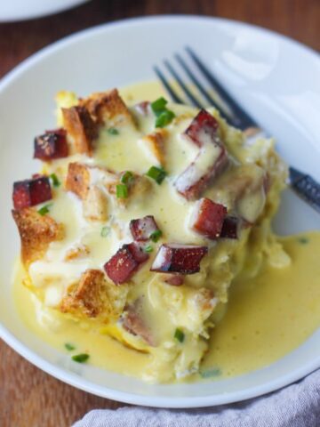 https://bakerbettie.com/wp-content/uploads/2014/12/easy-eggs-benedict-casserole-3-360x480.jpg