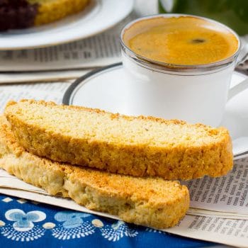 Basic biscotti plated with coffee