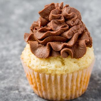 Cupcake frosting with whipped chocolate ganache frosting