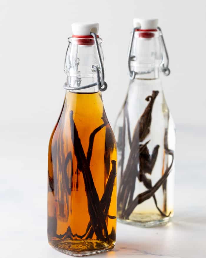 Homemade Vanilla Extract, Bourbon Vanilla Extract | Baker Bettie