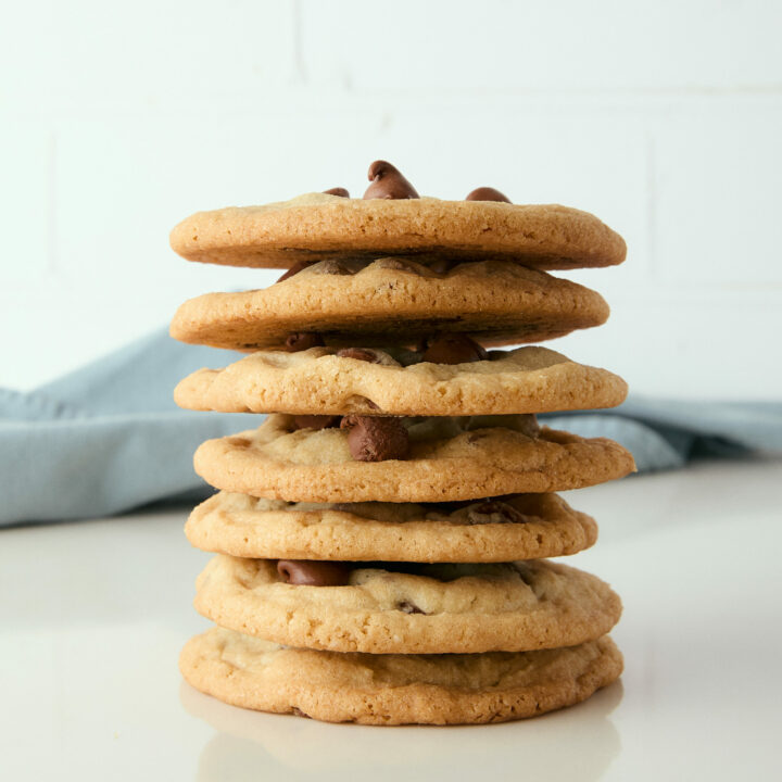thin and crispy cookies stacked up
