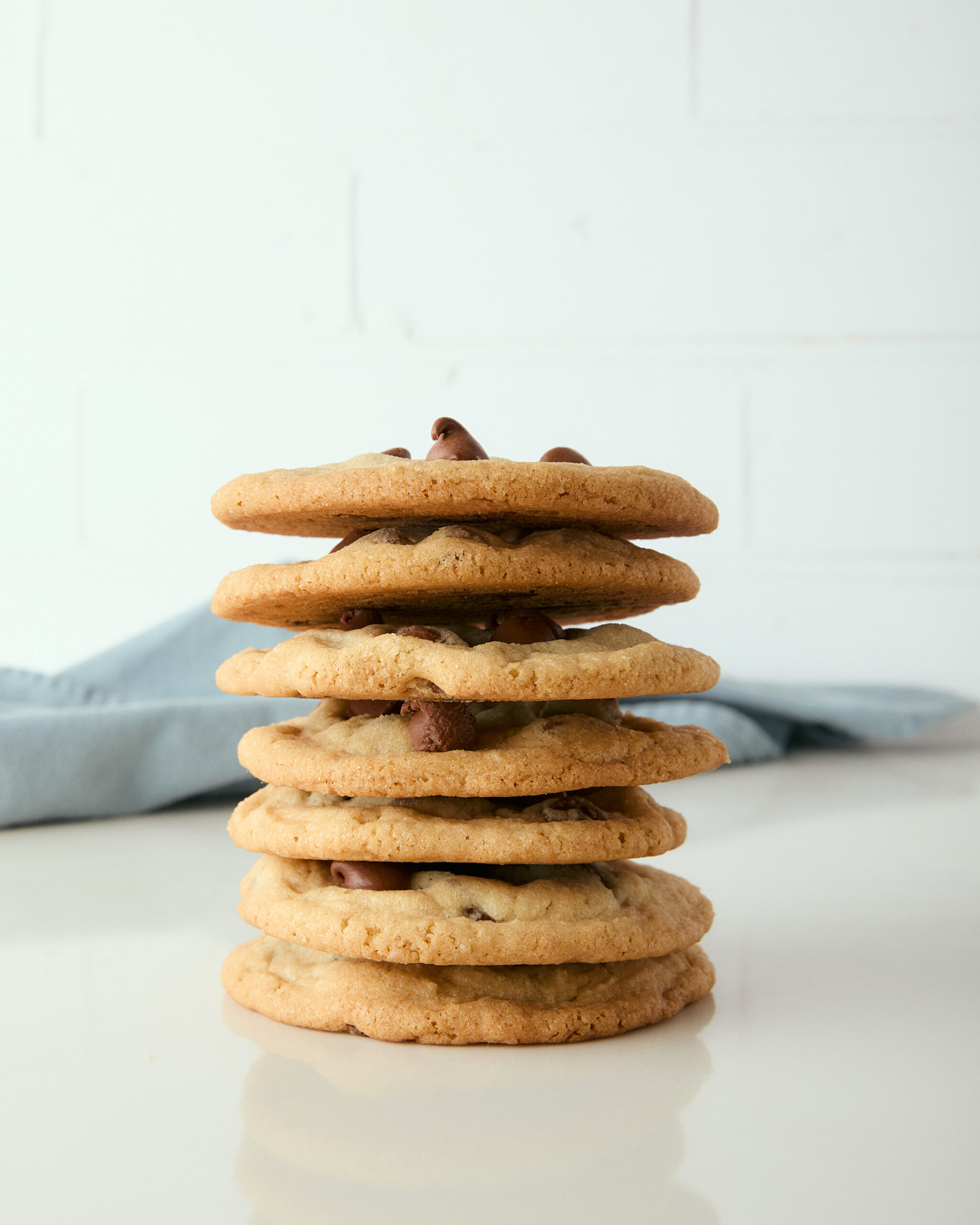 thin and crispy cookies stacked up